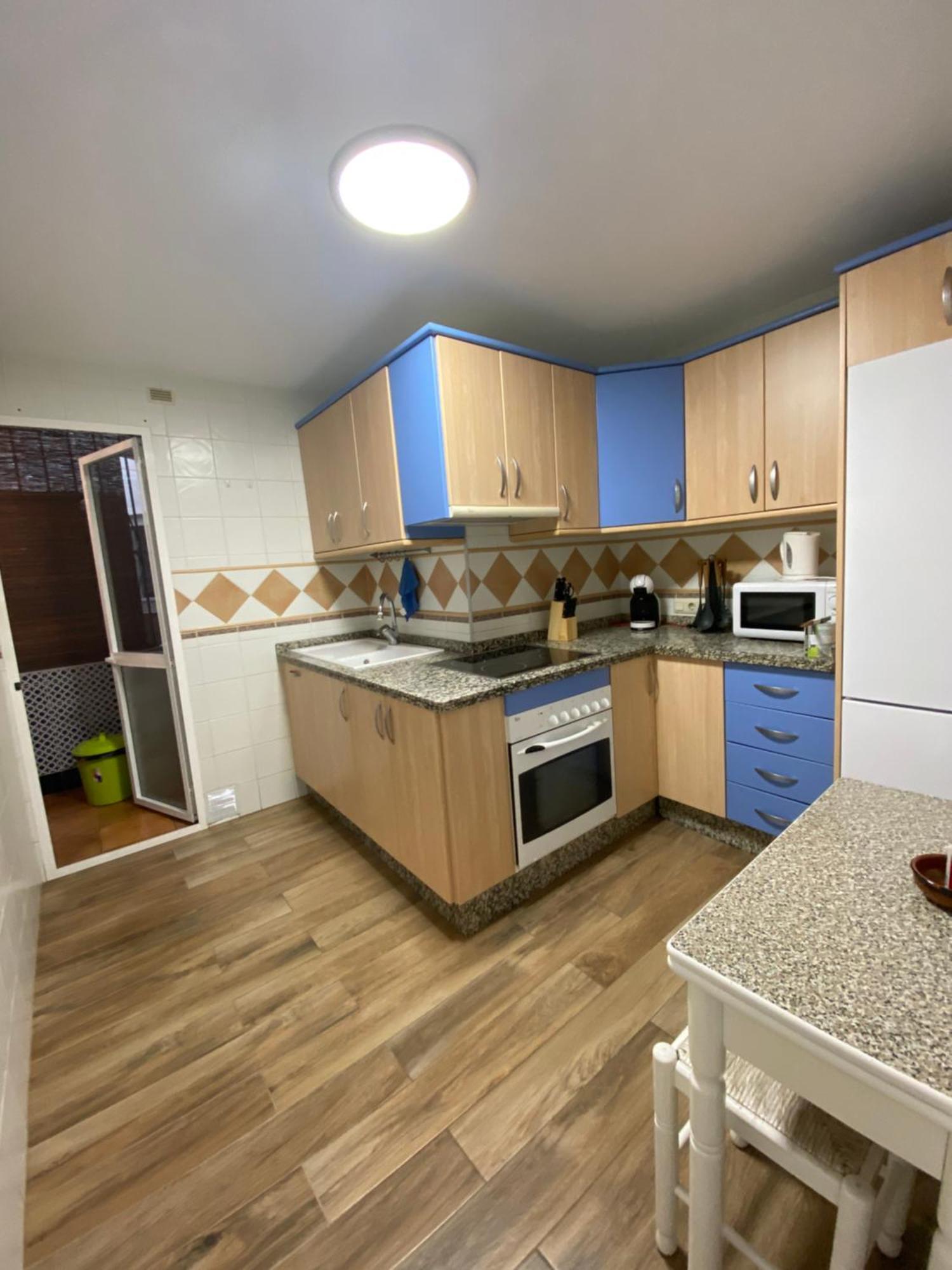 Shr042 Centrico Apartamento De Tres Habitaciones نيرخا المظهر الخارجي الصورة